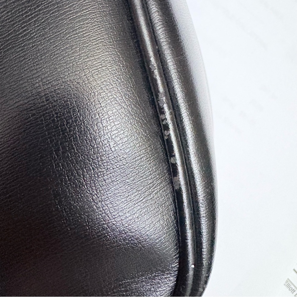 VTG Liz Claiborne Saddle Like Black Leather Crossbody bag Sz Small - Picture 9 of 13